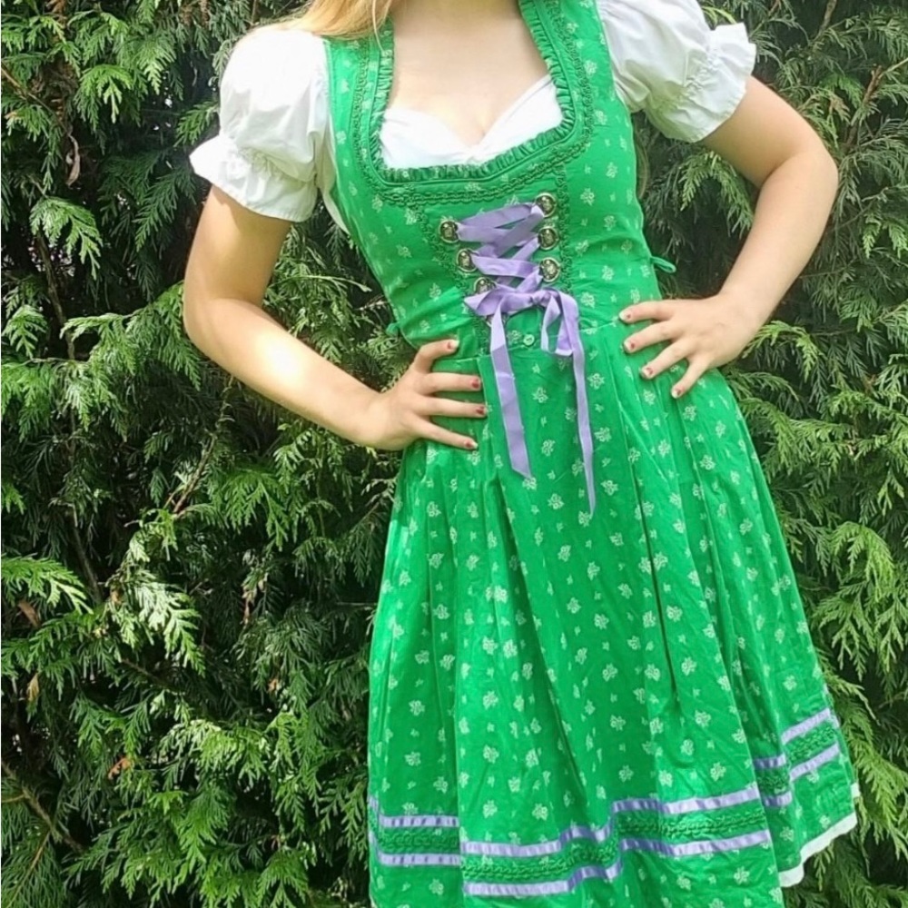 Green Drindl dress